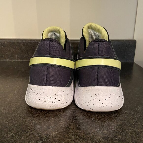 Nike Legend Essential 2 'Iron Grey Limelight' - Size 10.5 - Picture 5 of 8